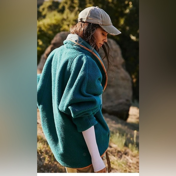 Free People Hit The Slopes Fleece Shawl Jacket. NWOT. Spruced up combo - Picture 2 of 10